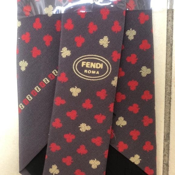Fendi Roma vintage 100% Silk made in Italy  slim tie, grey red white clubs print - Picture 9 of 9